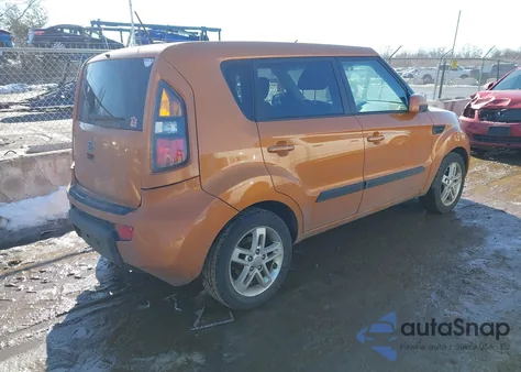 2011 Kia Soul + z USA, uszkodzony, nr VIN KNDJT2A28B7317705